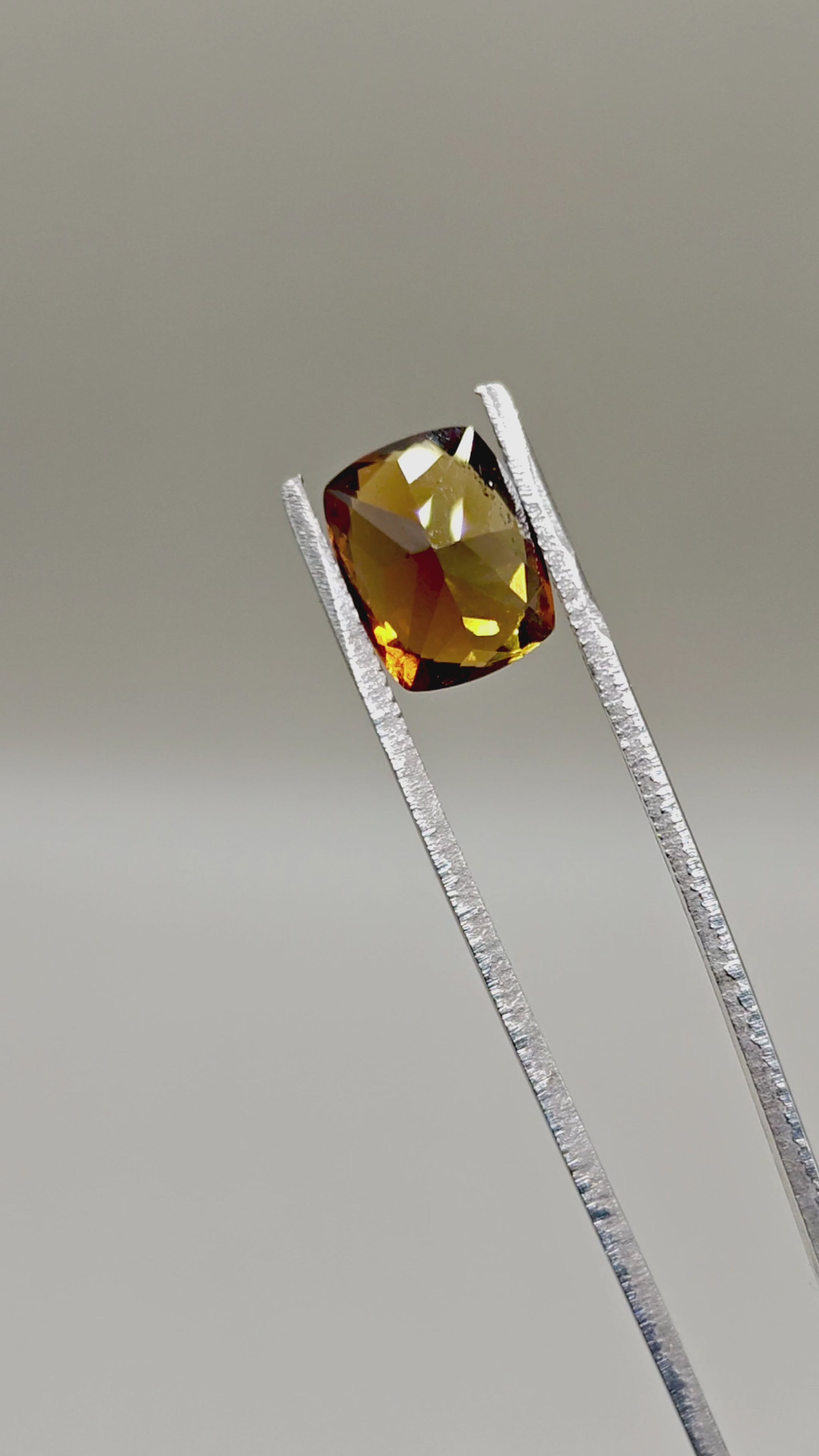 Natural Tourmaline 5.17 ct Cushion – video 2