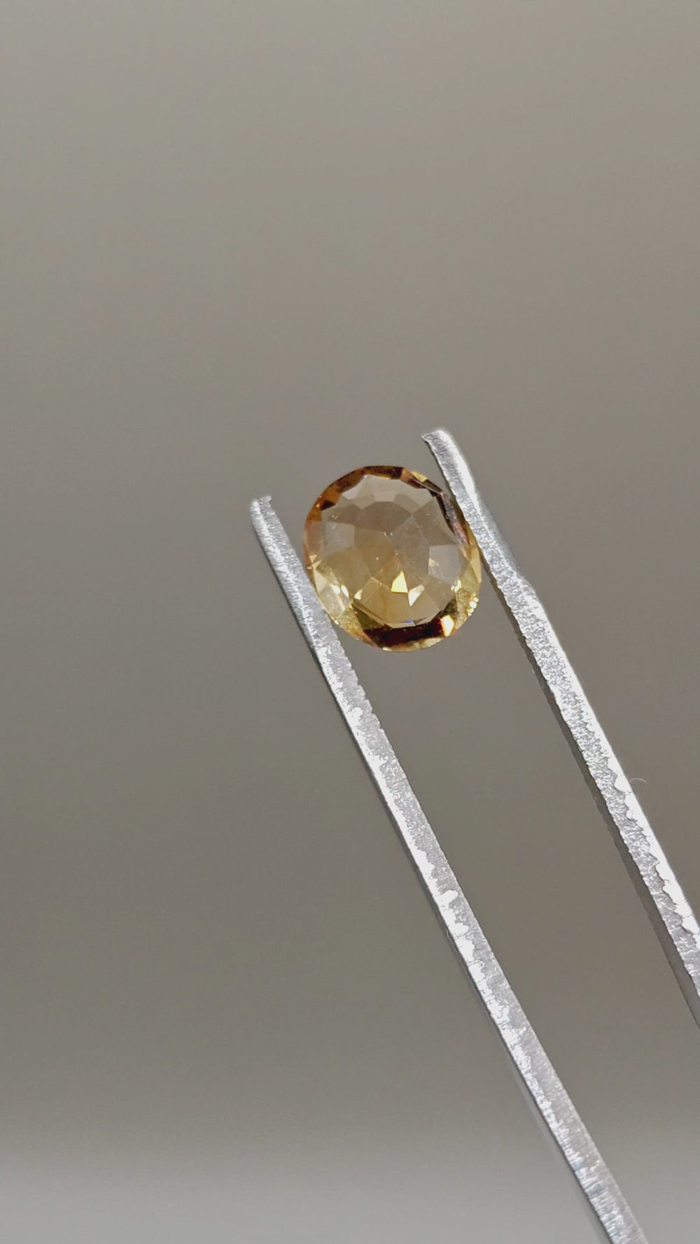 Natural Citrine 2.20 ct Oval – video 2