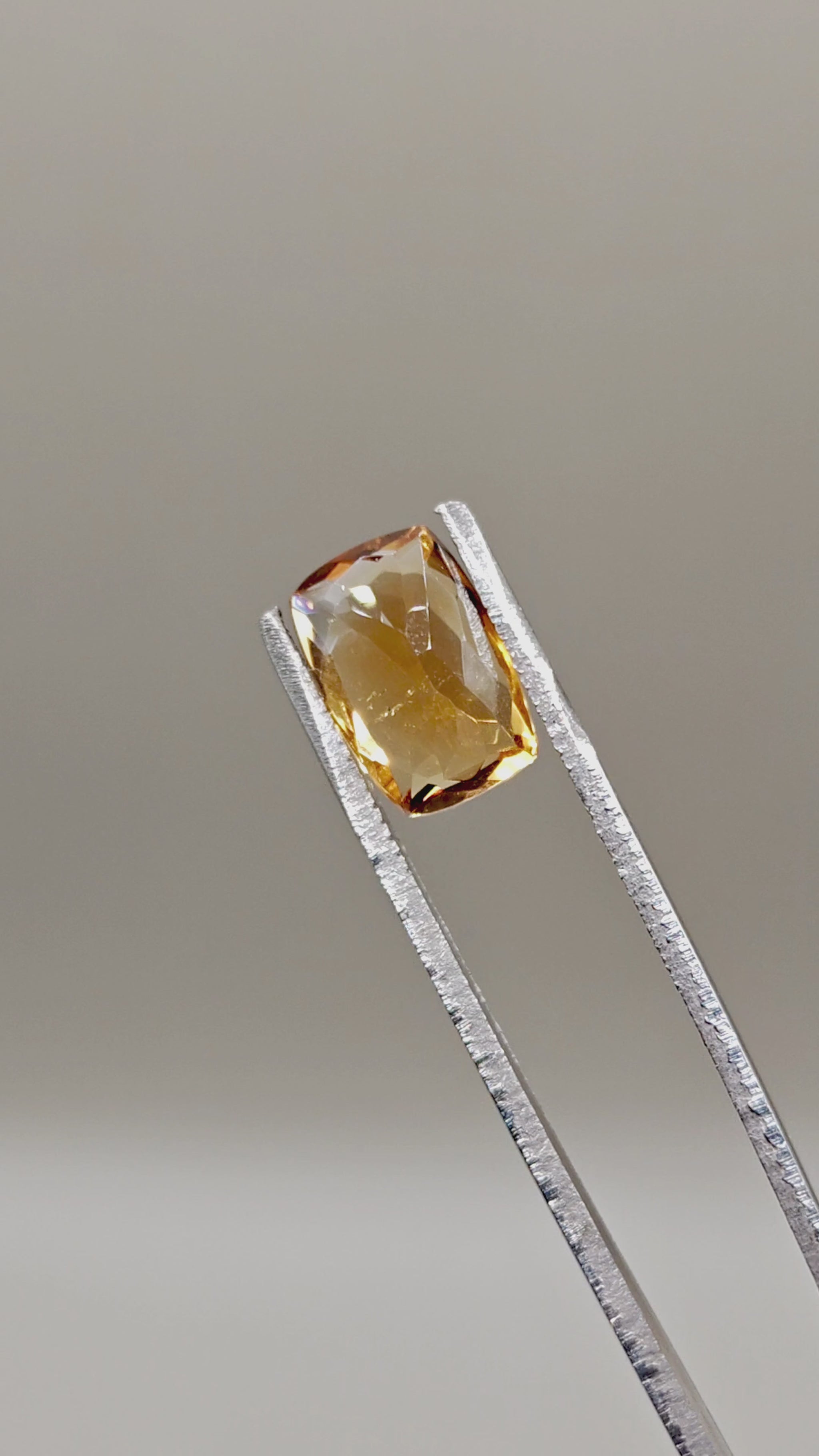 Natural Citrine 4.12 ct Cushion – video 2
