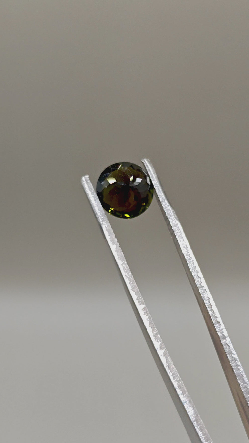 Natural Tourmaline 2.53 ct Round – video 2