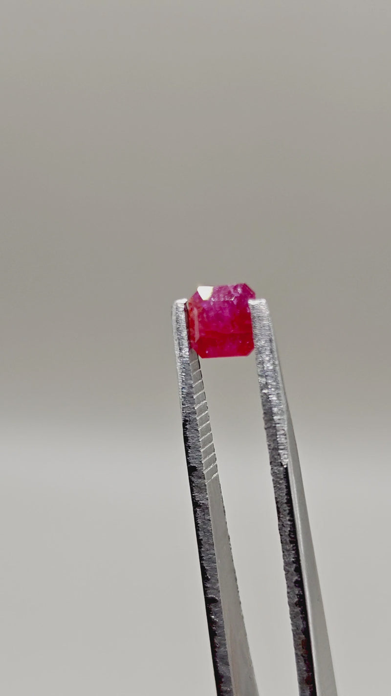 Natural Unheated Ruby 0.84 ct Octagonal – video