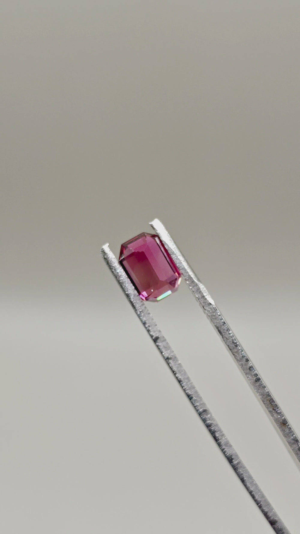 Natural Tourmaline 1.85 ct Cushion – video 2