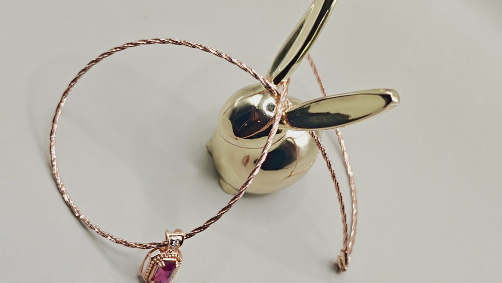 Valoria Ruby Pendant – video 2