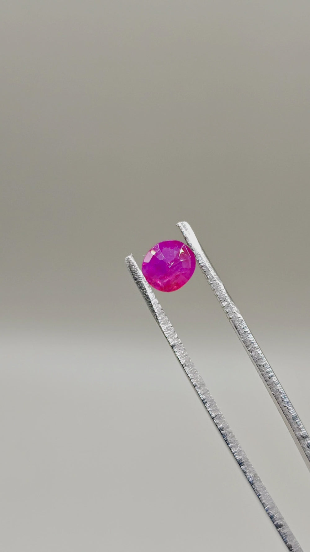 Natural Unheated Ruby 0.98 ct Oval – video 2