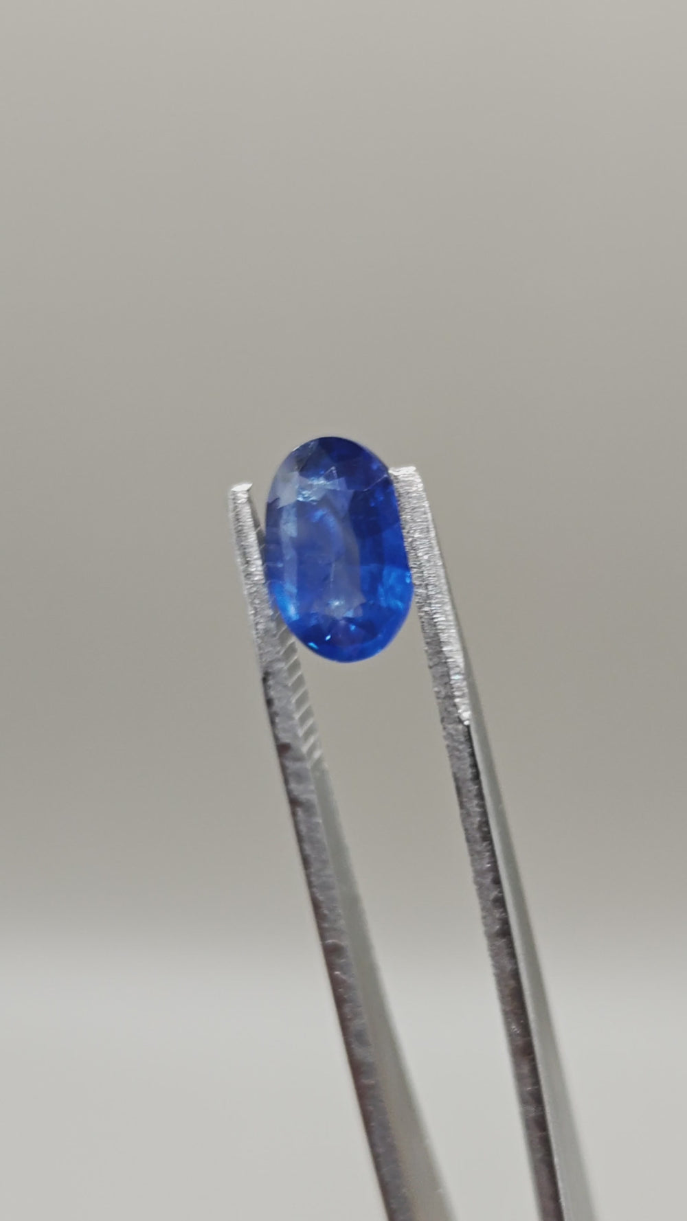 Natural Ceylon Sapphire 2.54 ct Oval – video