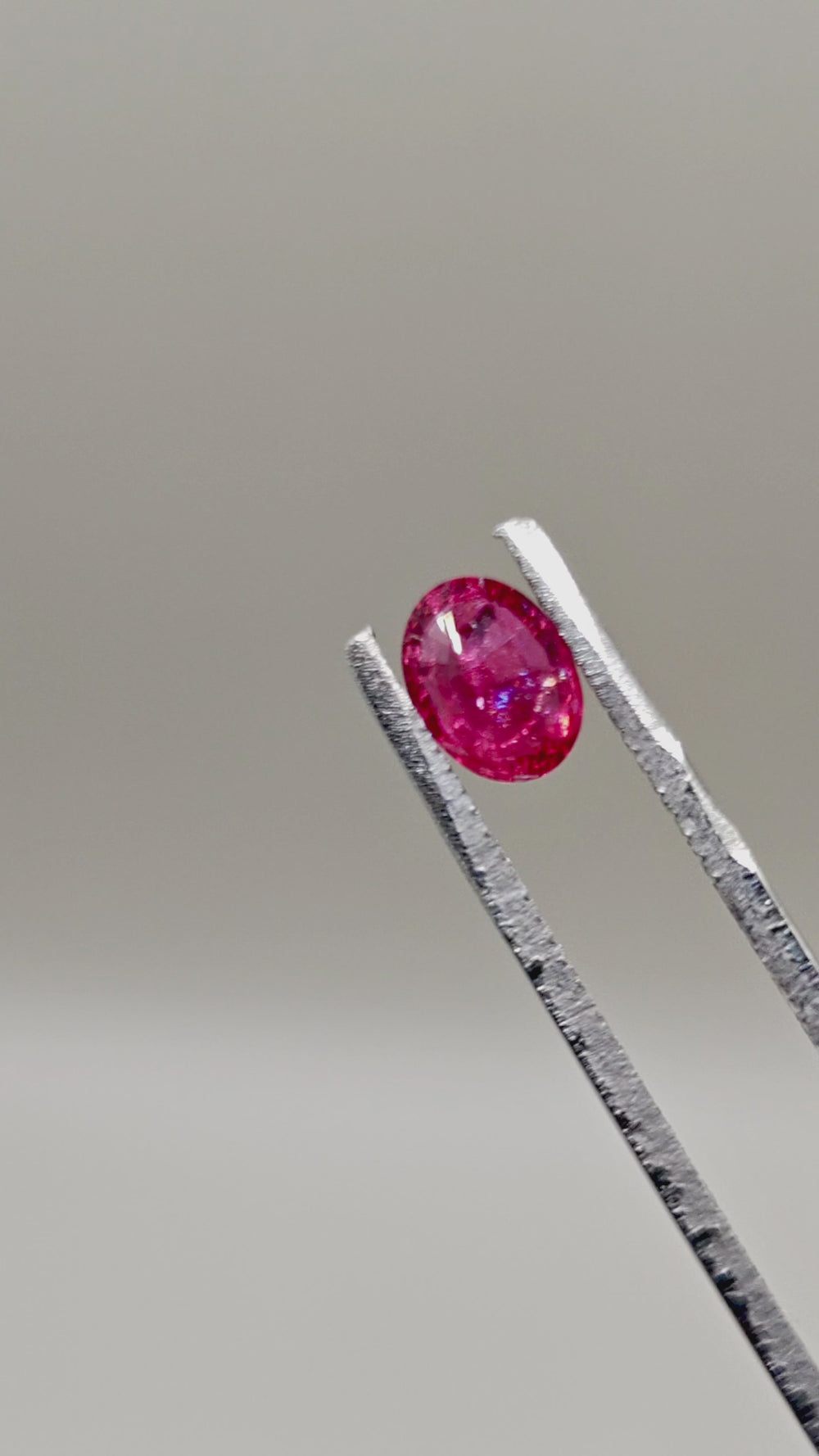 Natural Burmese Spinel 1.03 ct Oval – video 3