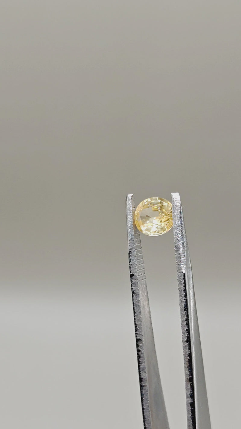 Natural Zircon 1.37 ct Oval – video