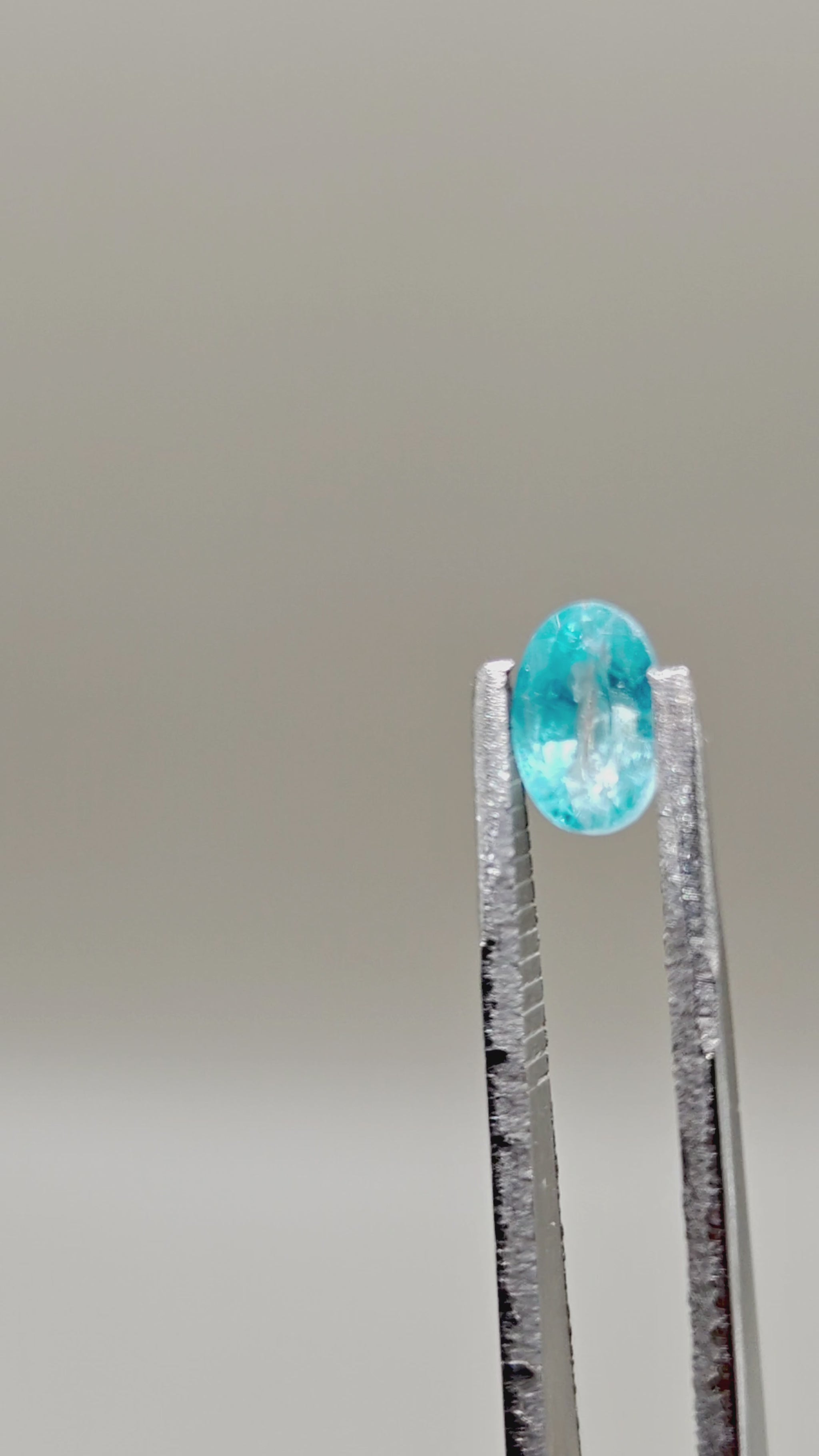 Natural Zircon 1.77 ct Oval – video