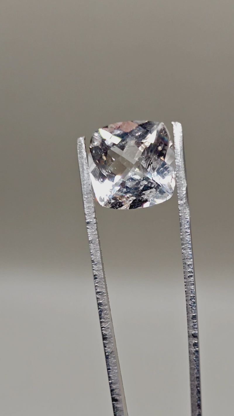 Natural Topaz 9.34 ct Cushion – video