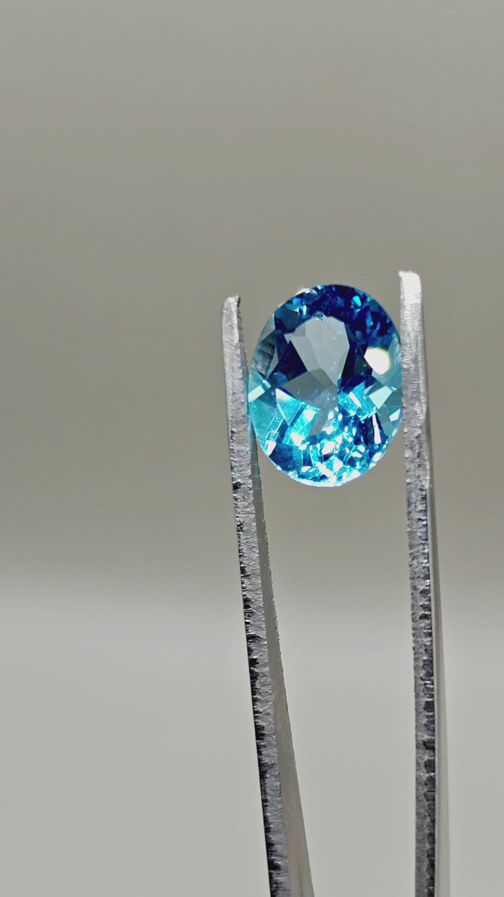 Natural Swiss Blue Topaz (Irradiated) 7.48 ct Oval – video