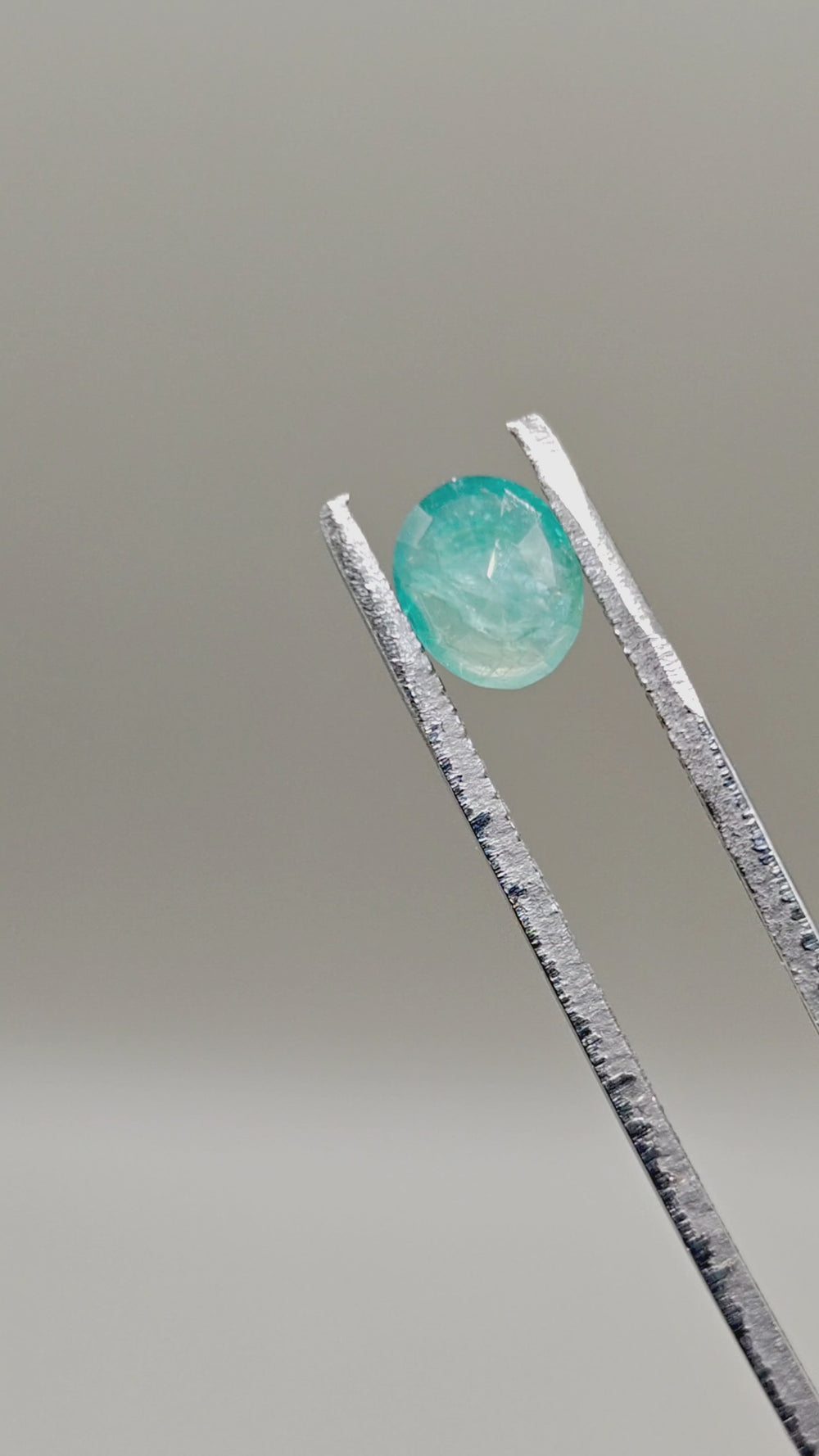 Natural Grandidierite 1.33 ct Oval – video 2