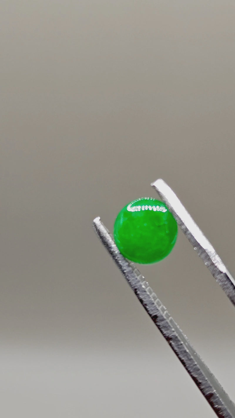 Natural Burmese Jadeite - Type A — 1.38 ct — Oval