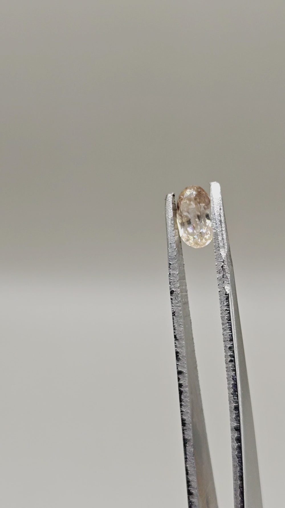 Natural Zircon 1.66 ct Oval – video