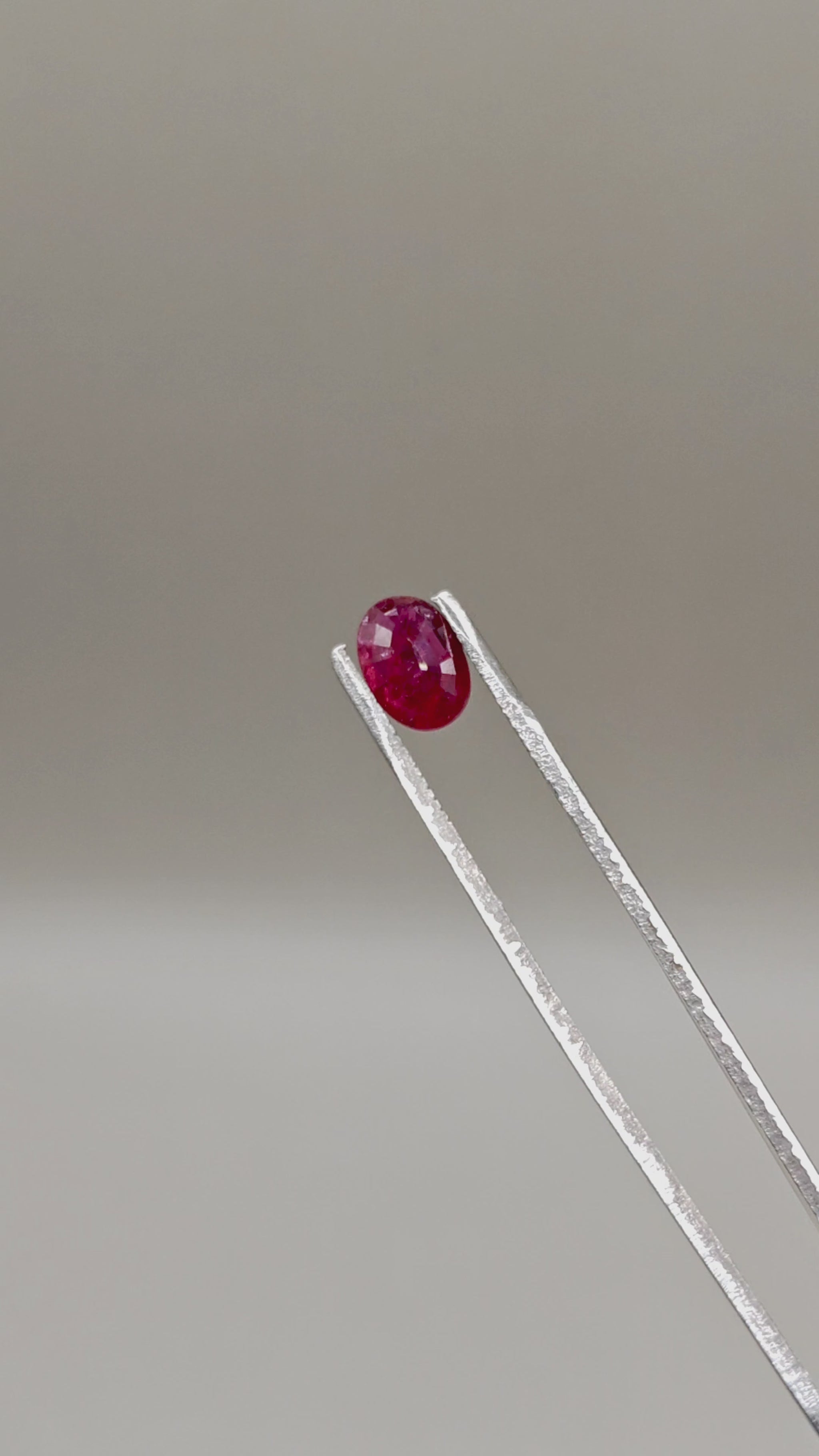 Natural Unheated Ruby 1.71 ct Oval – video 2