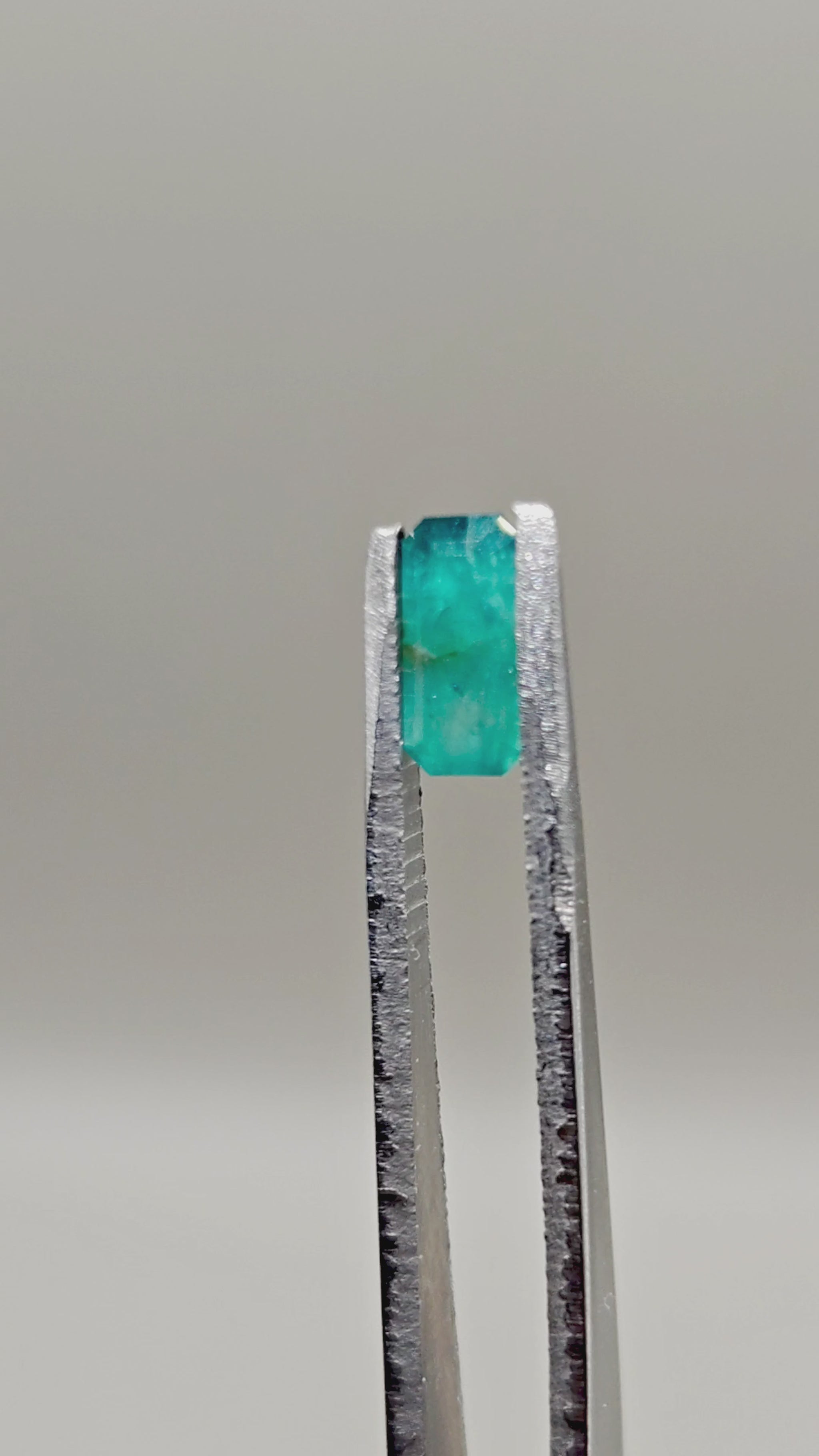 Natural Grandidierite 0.88 ct Octagonal – video