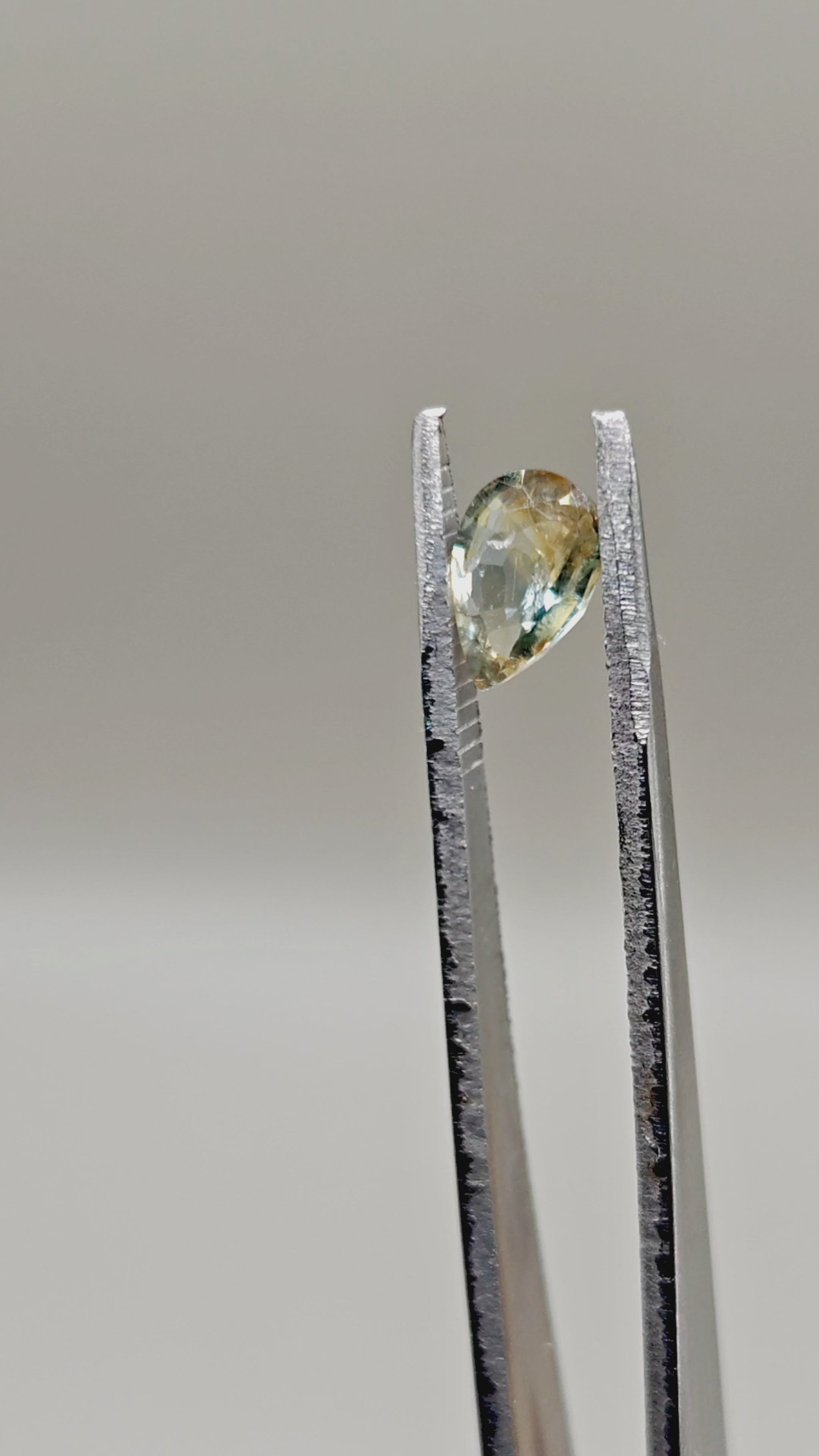 Natural Unheated Sapphire 1.25 ct Pear – video