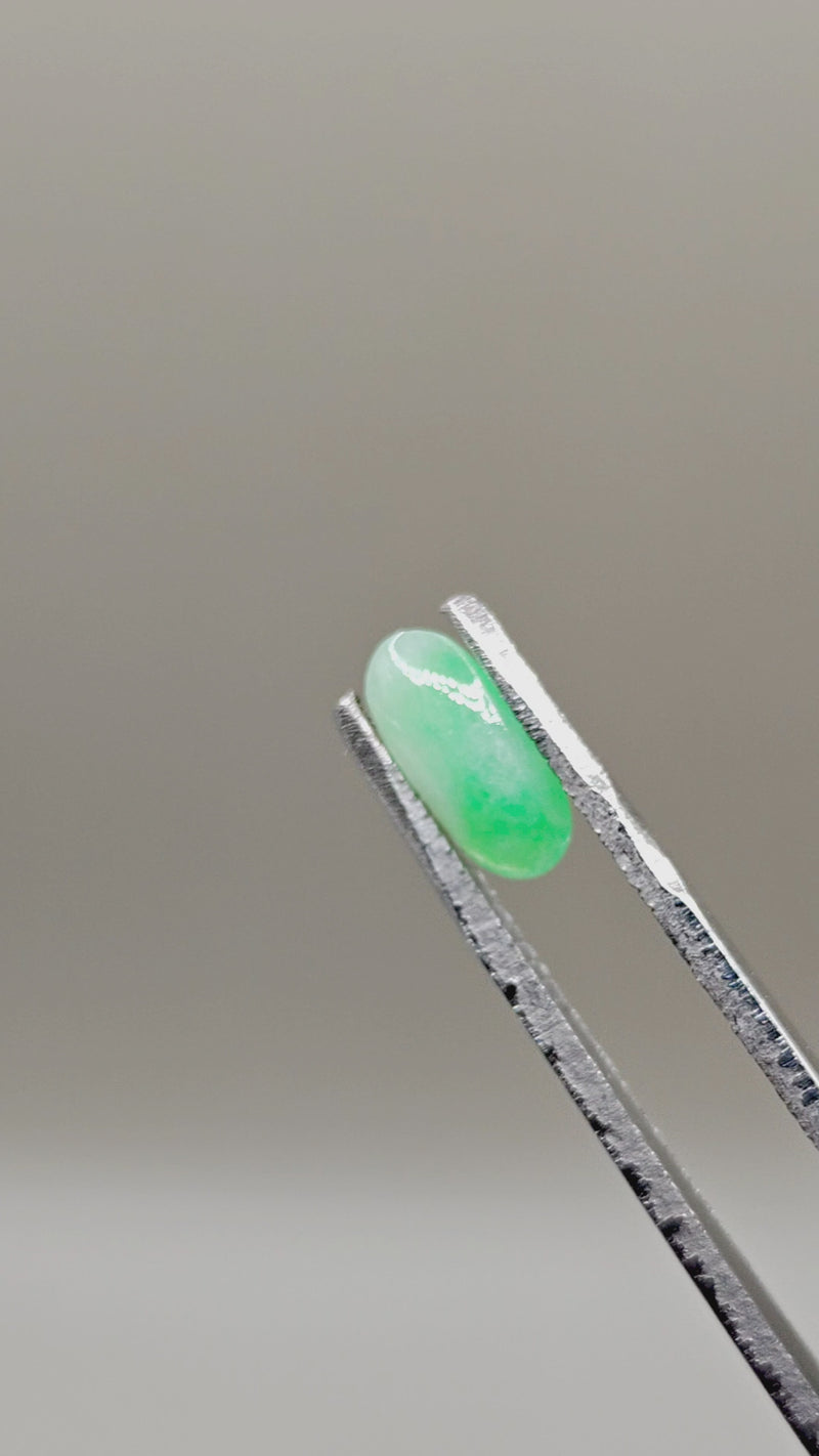 Natural Burmese Jadeite - Type A — 1.06 ct — Oval
