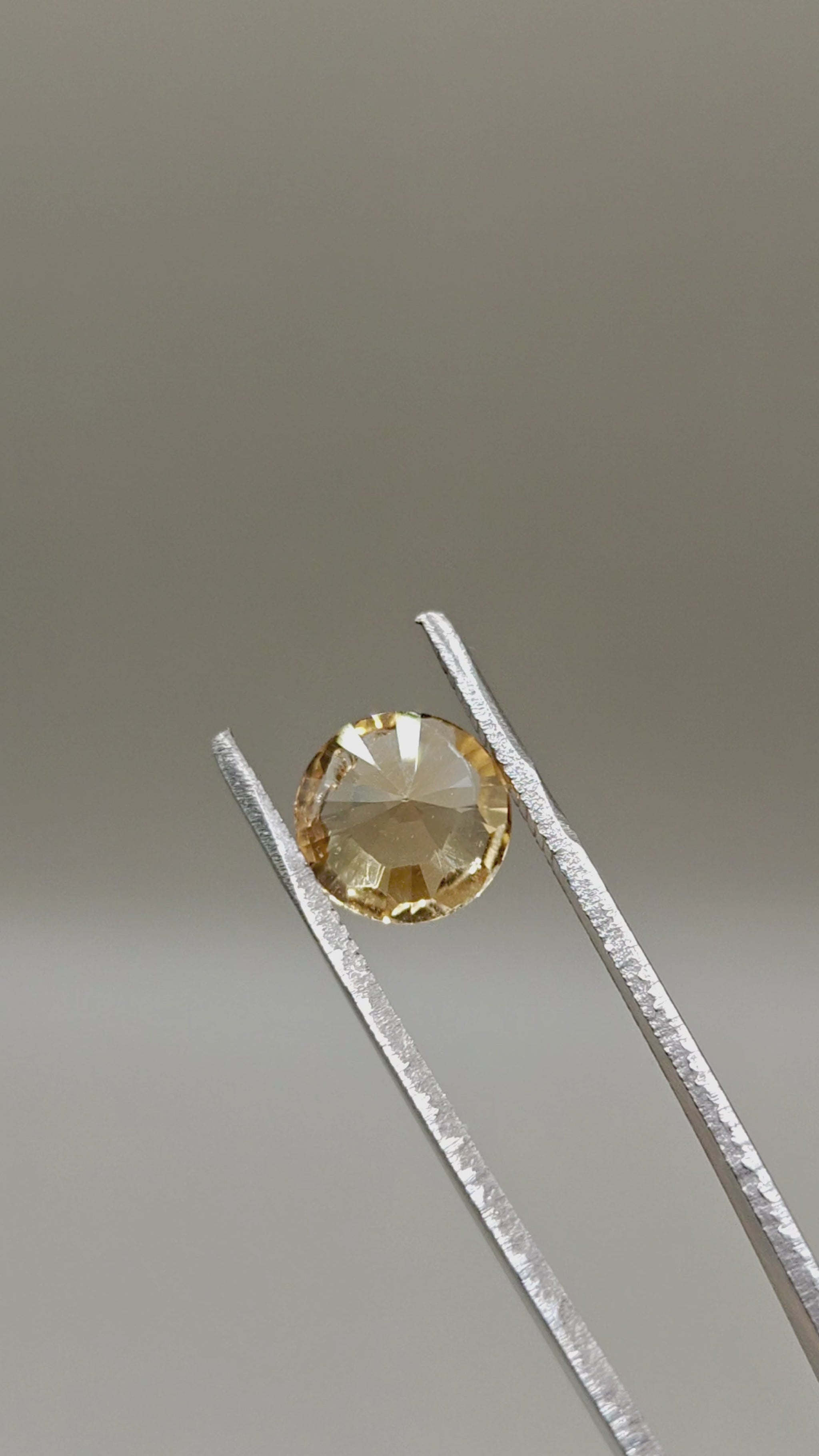 Natural Citrine 3.00 ct Round – video 2