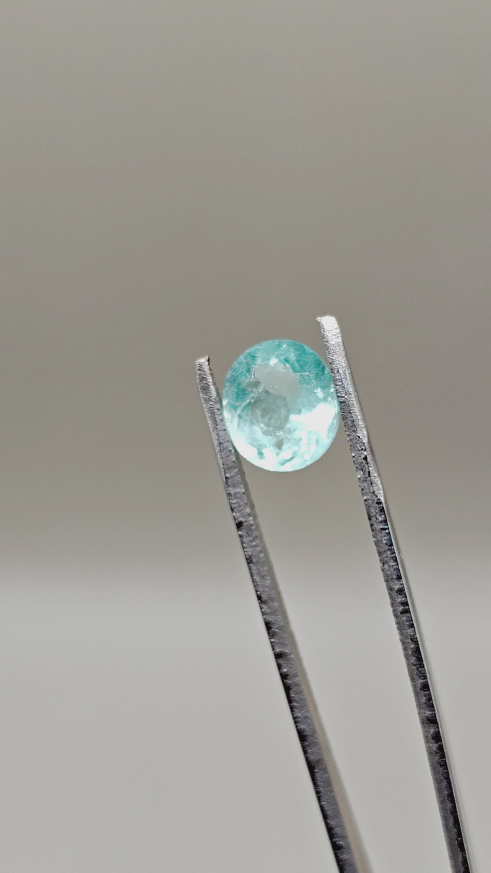 Natural Emerald 2.50 ct Oval – video