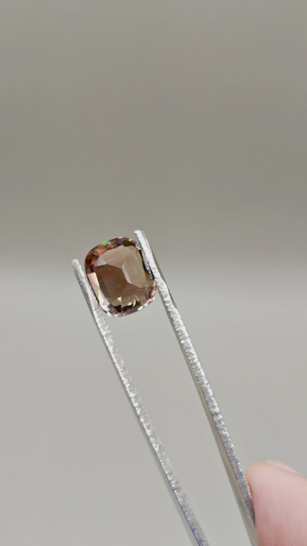 Natural Tourmaline 5.83 ct Cushion – video 2