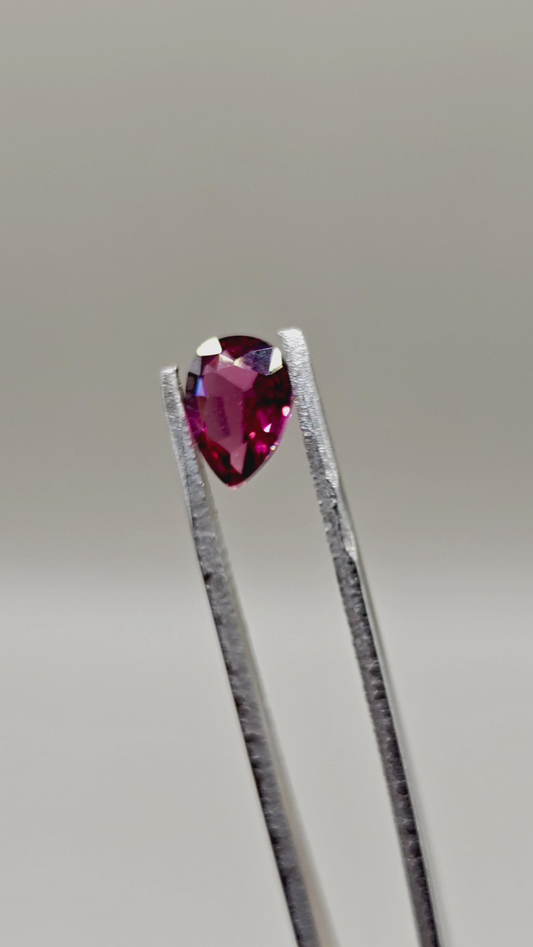 Natural Rhodolite 1.79 ct Pear – video