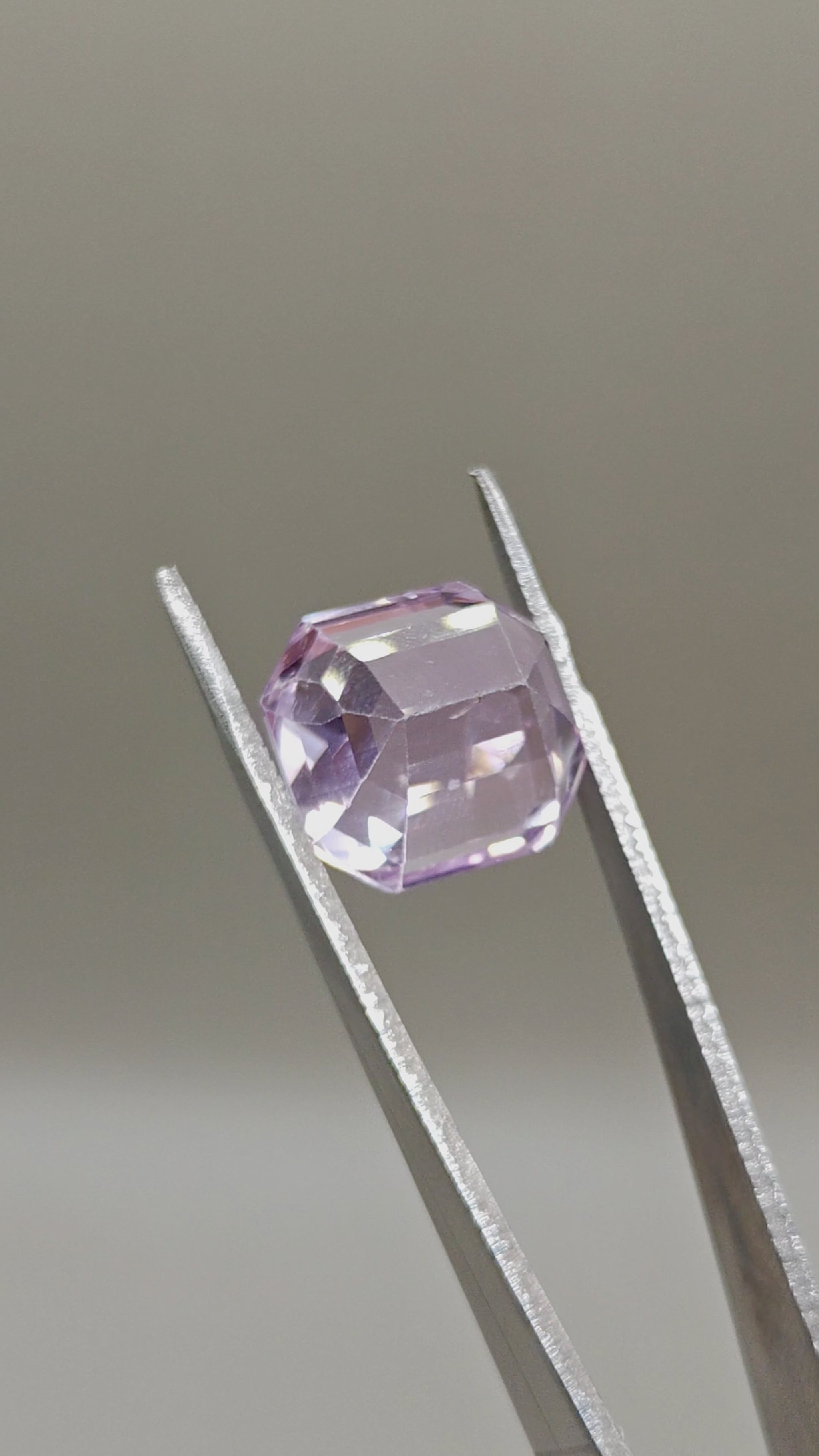 Natural Kunzite 19.45 ct Octagonal – video 2