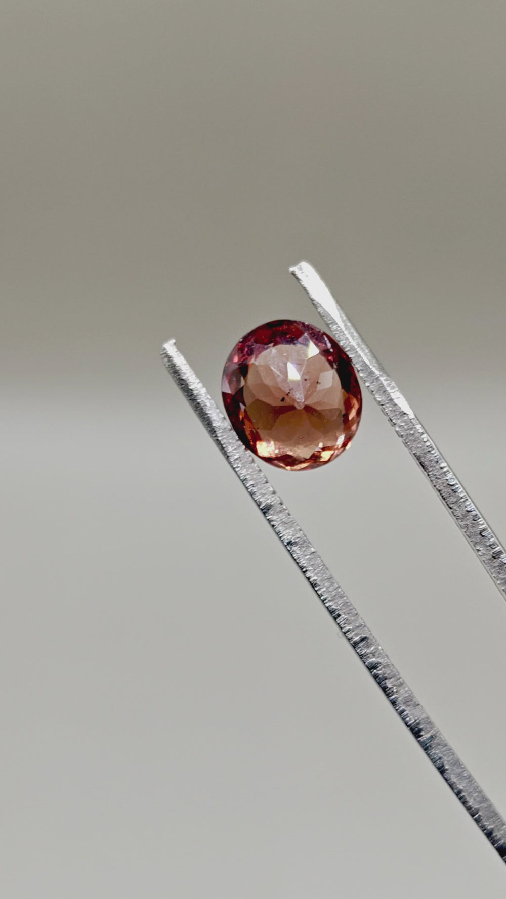 Natural Spessartite 3.59 ct Oval – video 2