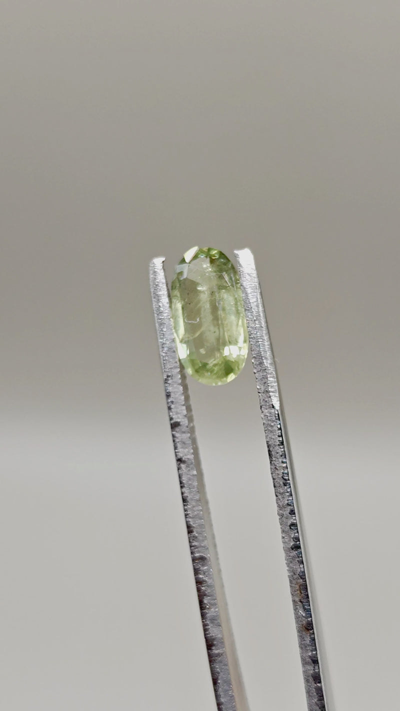 Natural Unheated Sapphire 1.69 ct Oval – video