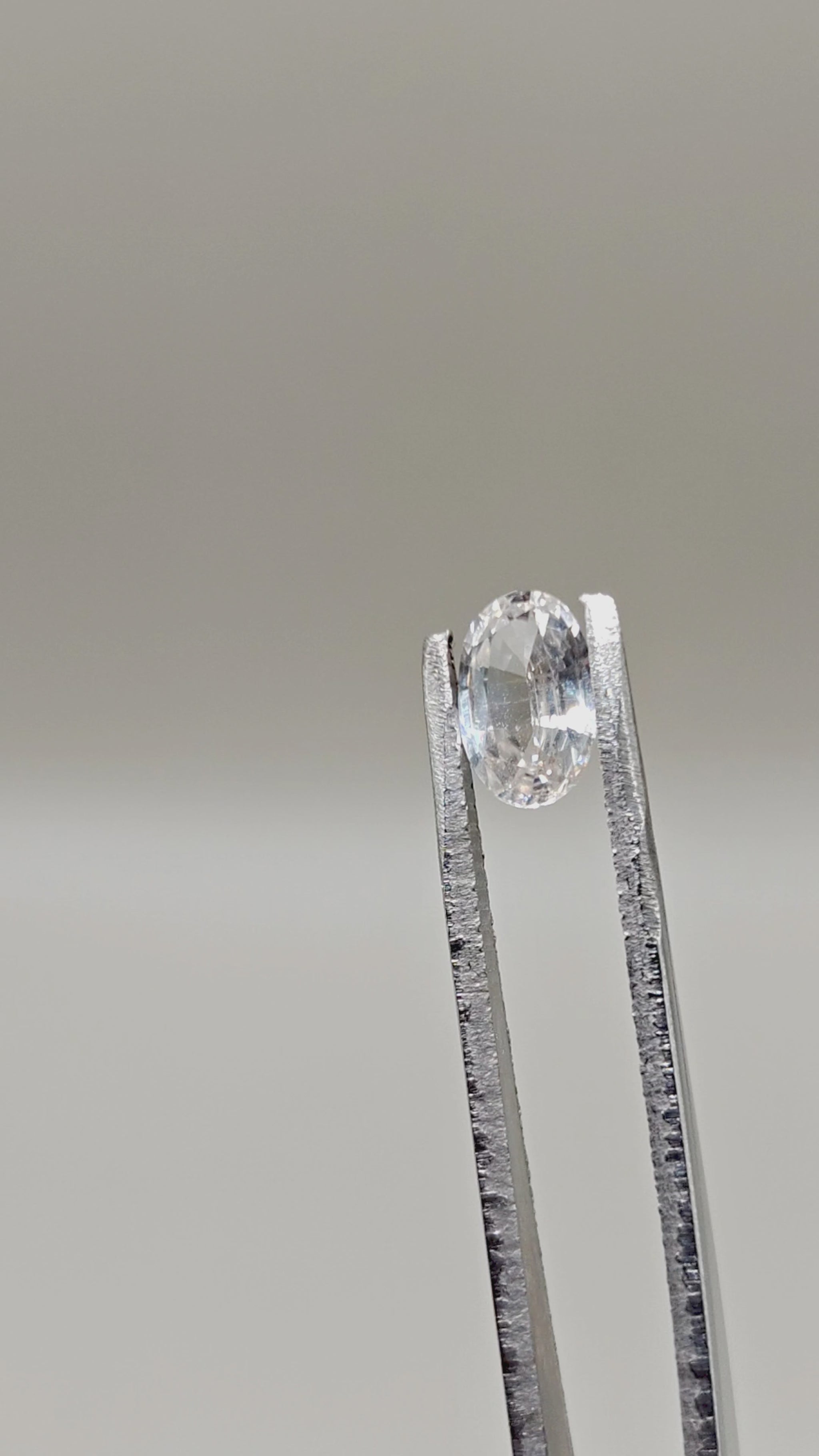 Natural Zircon 1.61 ct Oval – video