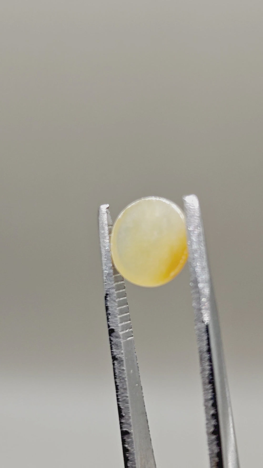 Natural Burmese Jadeite Type A 2.01 ct Round – video 2