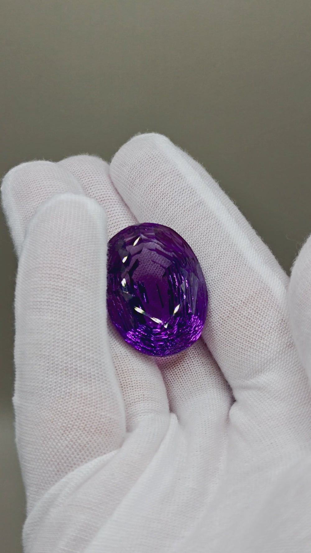 Natural Amethyst 72.35 ct Oval – video 2