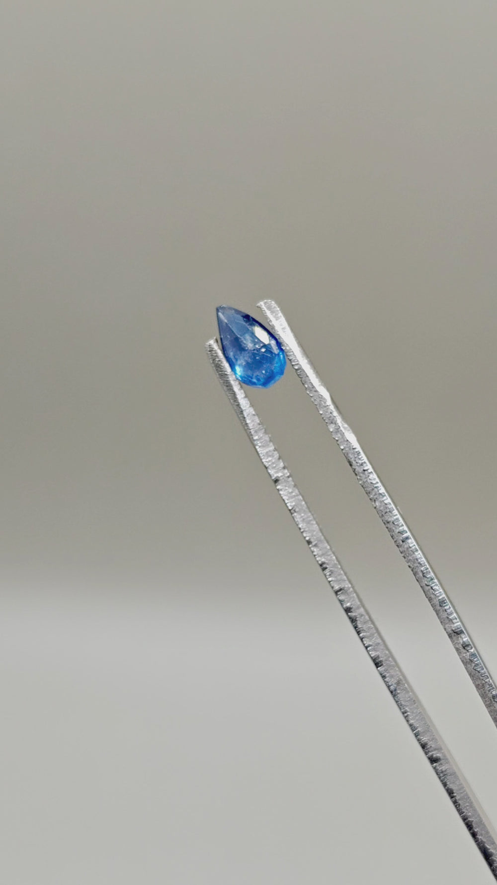 Natural Unheated Burmese Cornflower Blue Sapphire 0.83 ct Pear – video 3