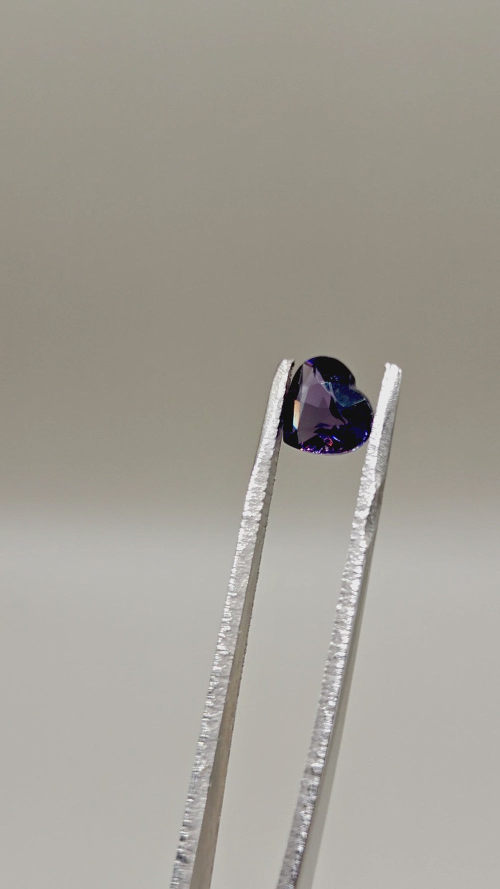 Natural Spinel 1.56 ct Heart – video