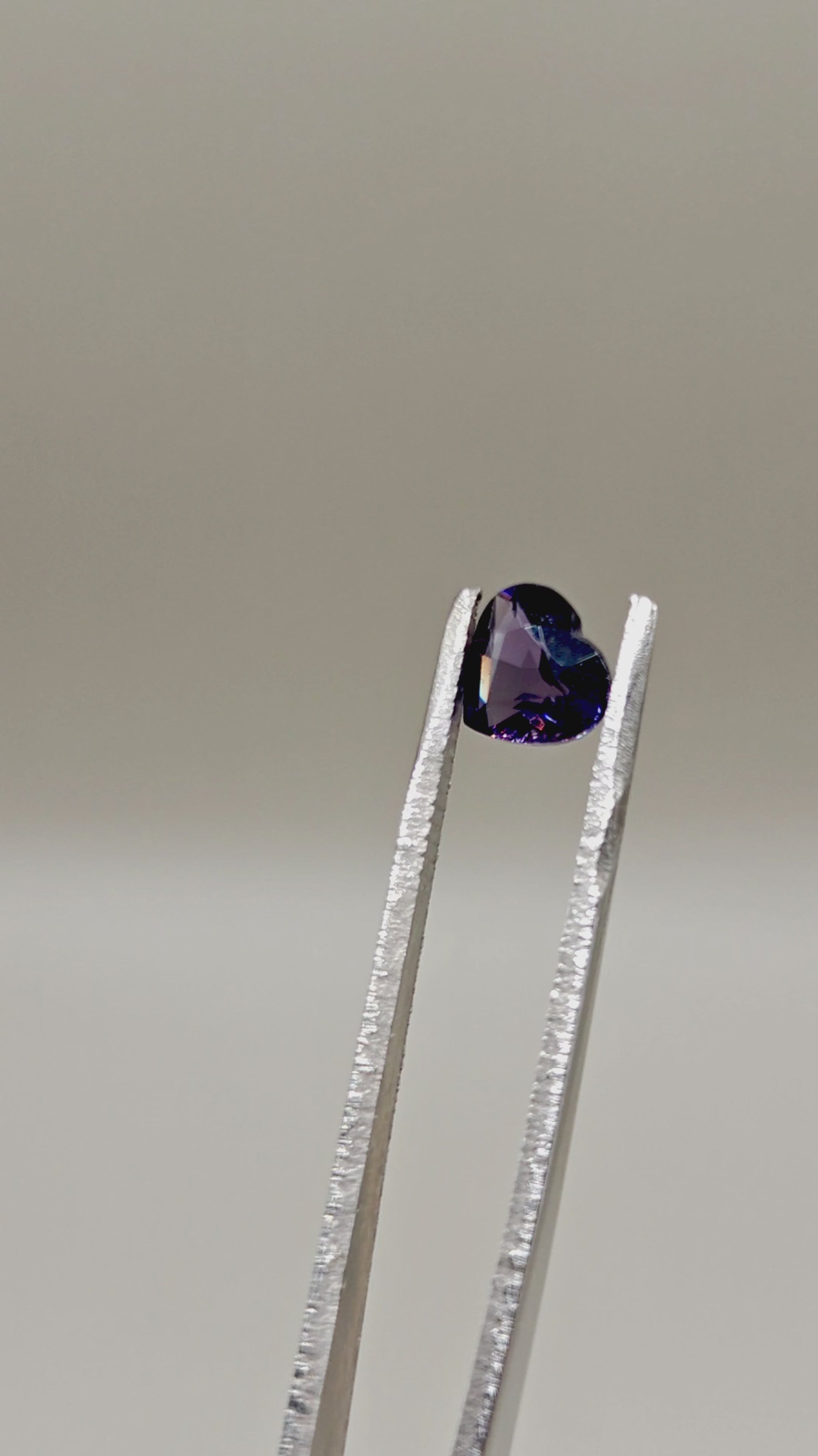 Natural Spinel 1.56 ct Heart – video