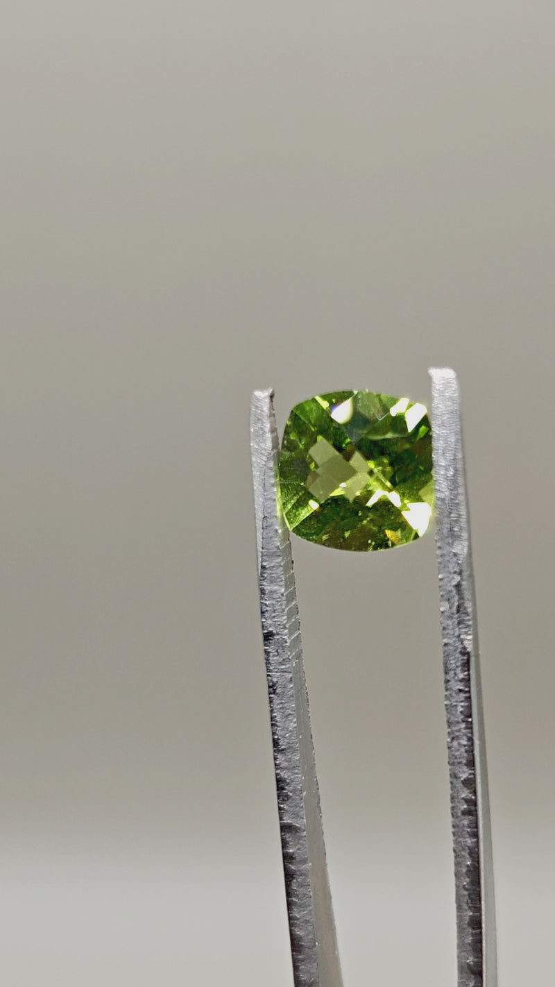 Natural Peridot 2.17 ct Cushion – video