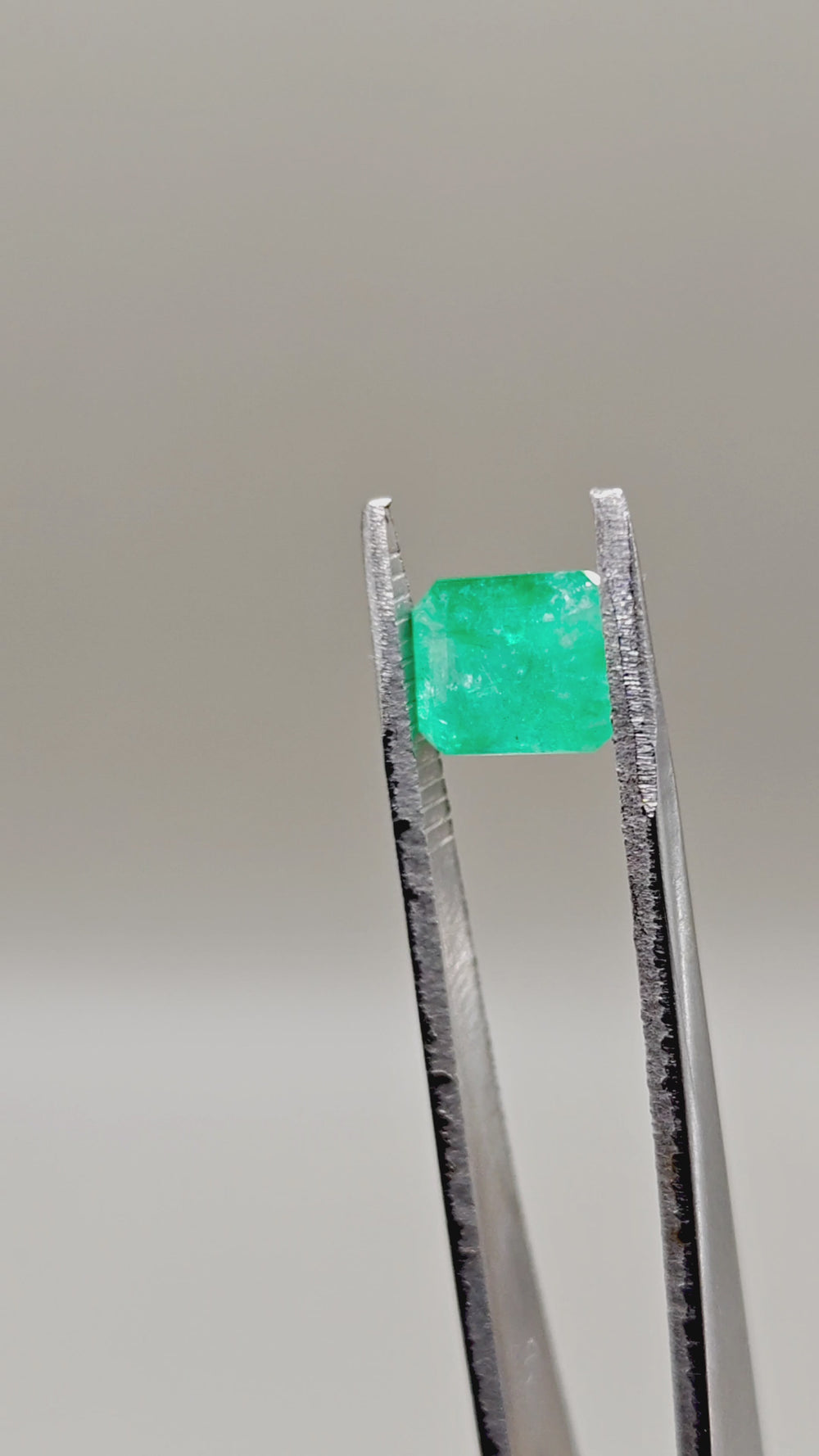 Natural Emerald 2.36 ct Octagonal – video
