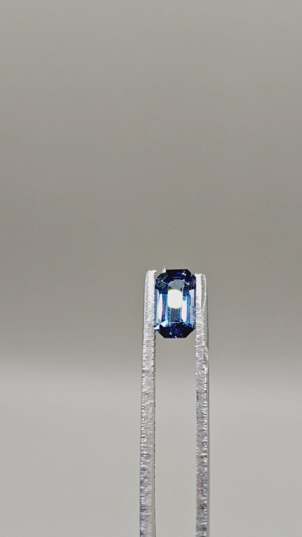 Natural Spinel 1.38 ct Octagonal – video