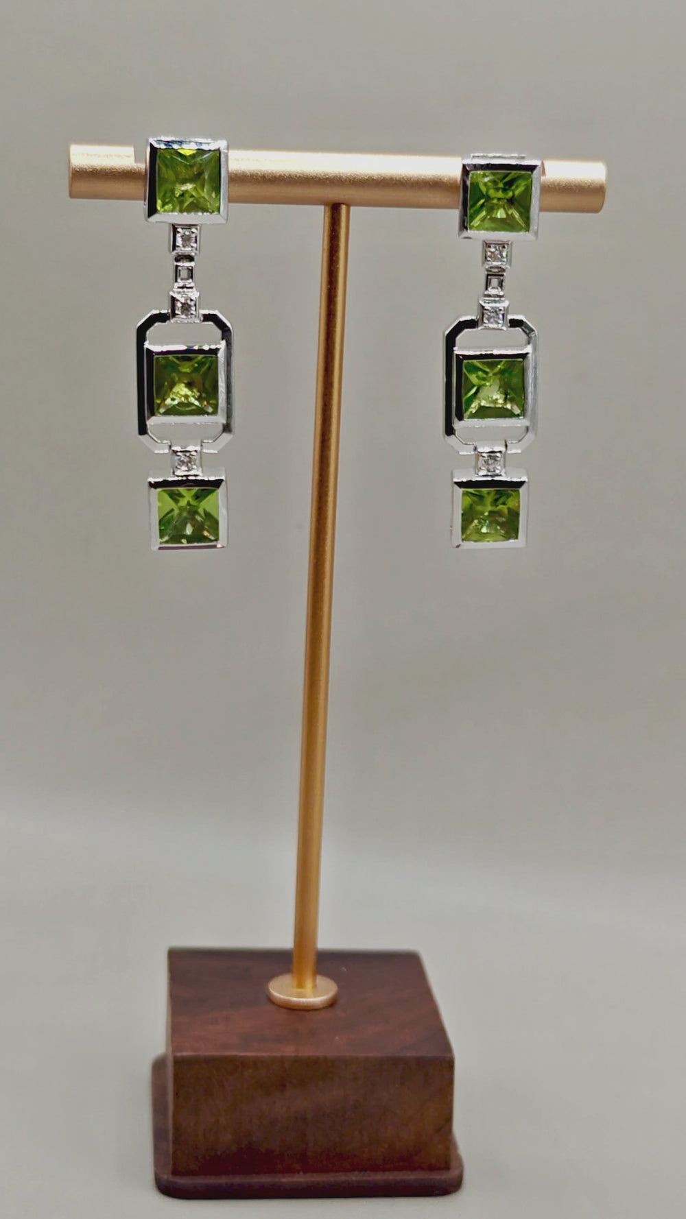 Virelle Peridot Earrings – video 2