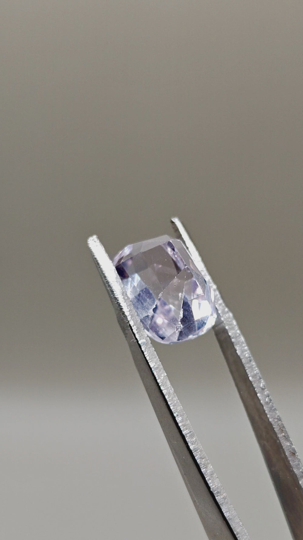 Natural Kunzite 7.73 ct Cushion – video 2