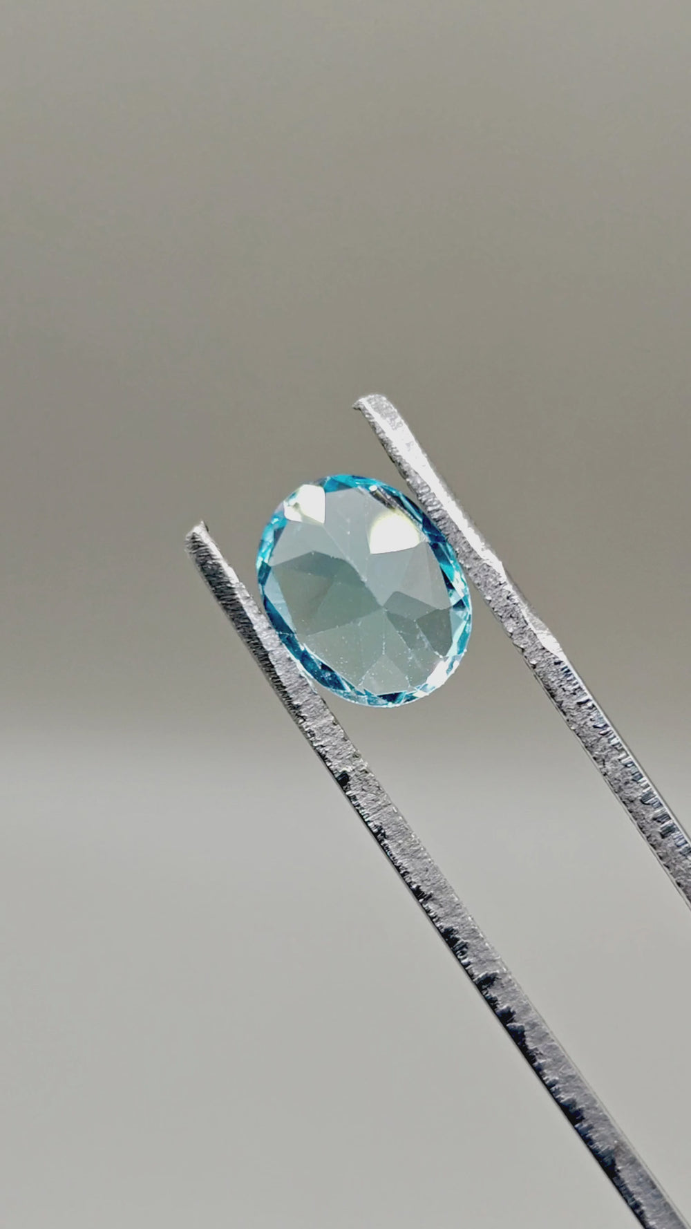 Natural Swiss Blue Topaz (Irradiated) 3.48 ct Oval – video 2