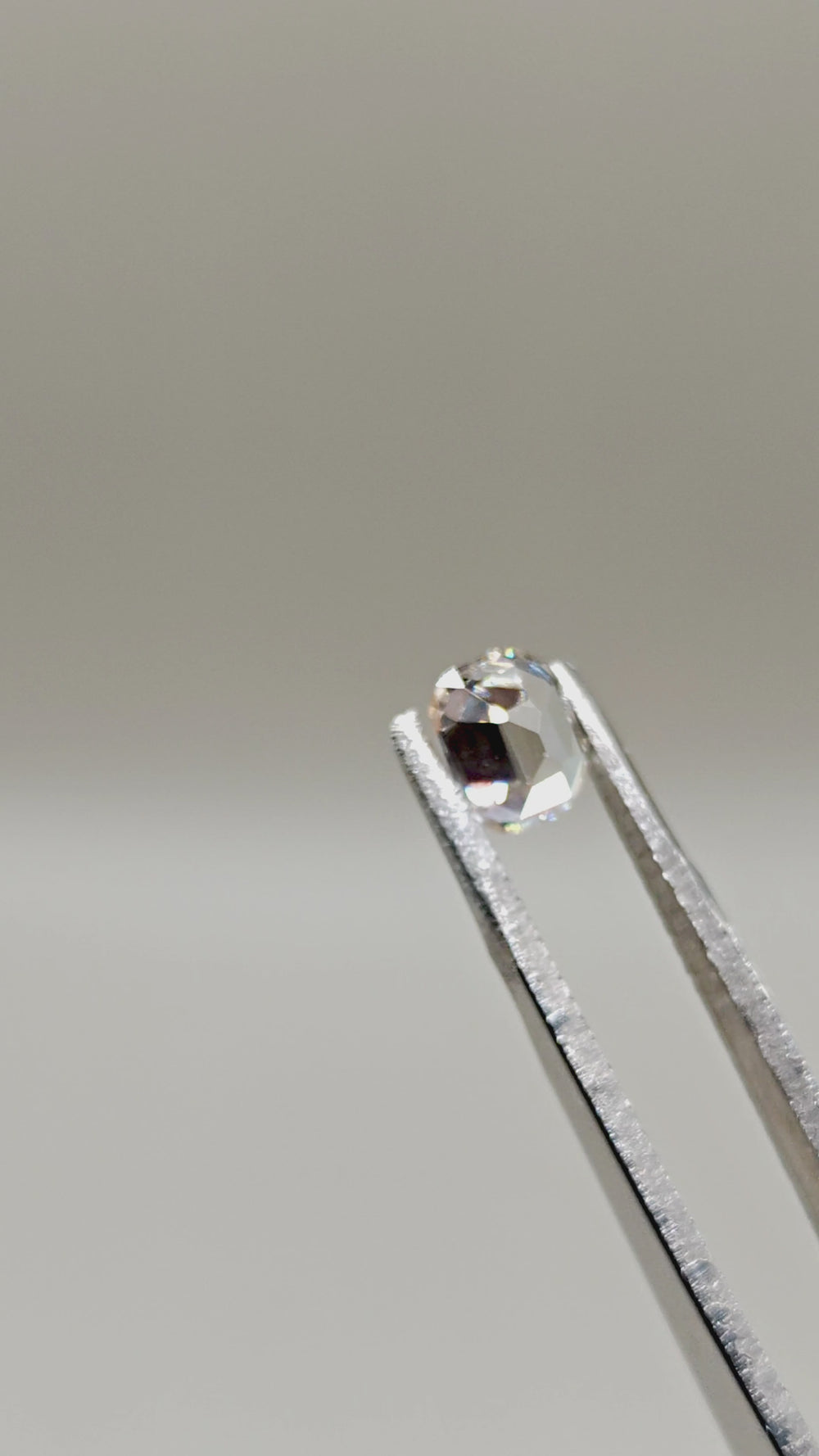 Natural Zircon 1.56 ct Octagonal – video 2