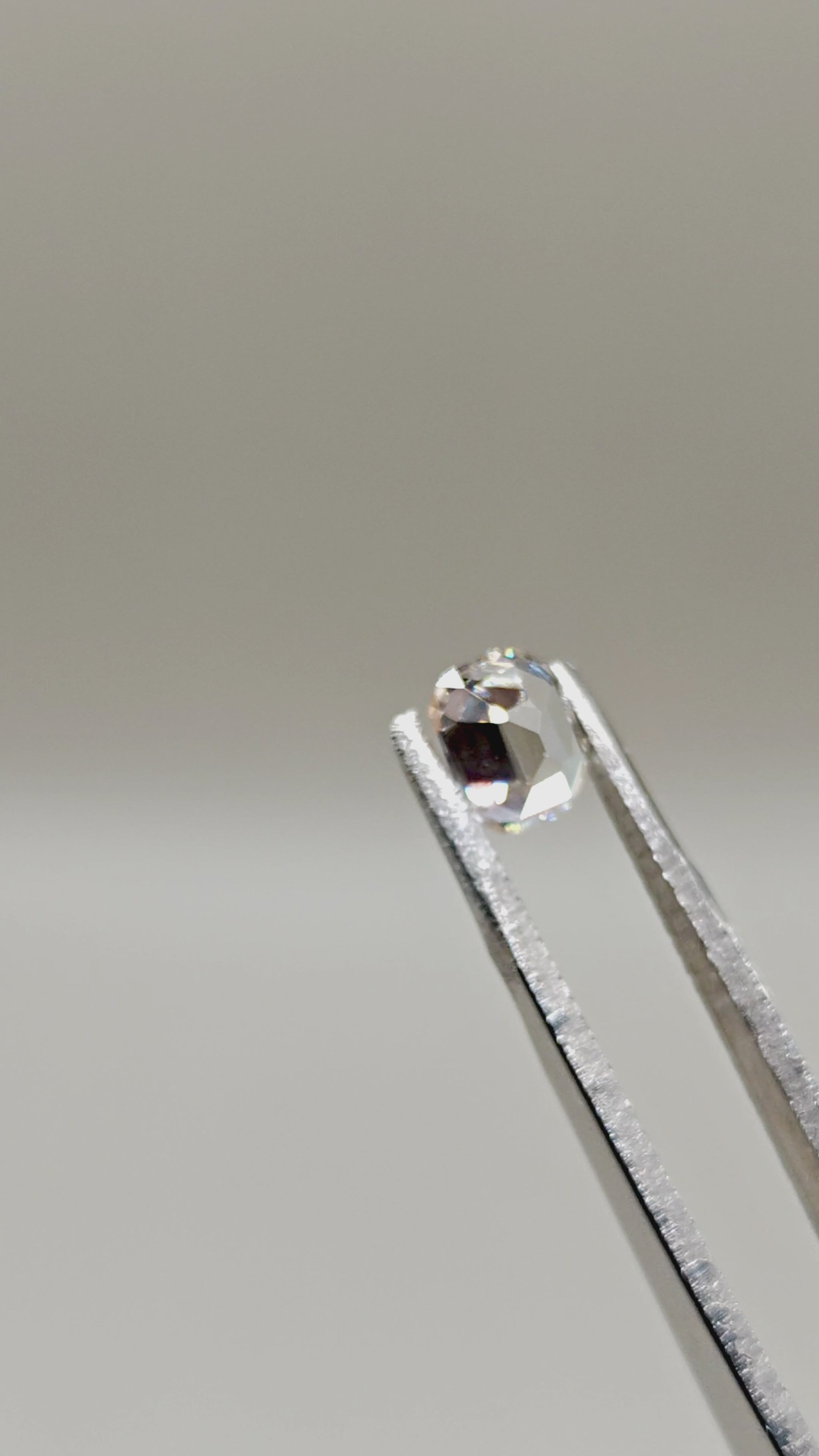Natural Zircon 1.56 ct Octagonal – video 2