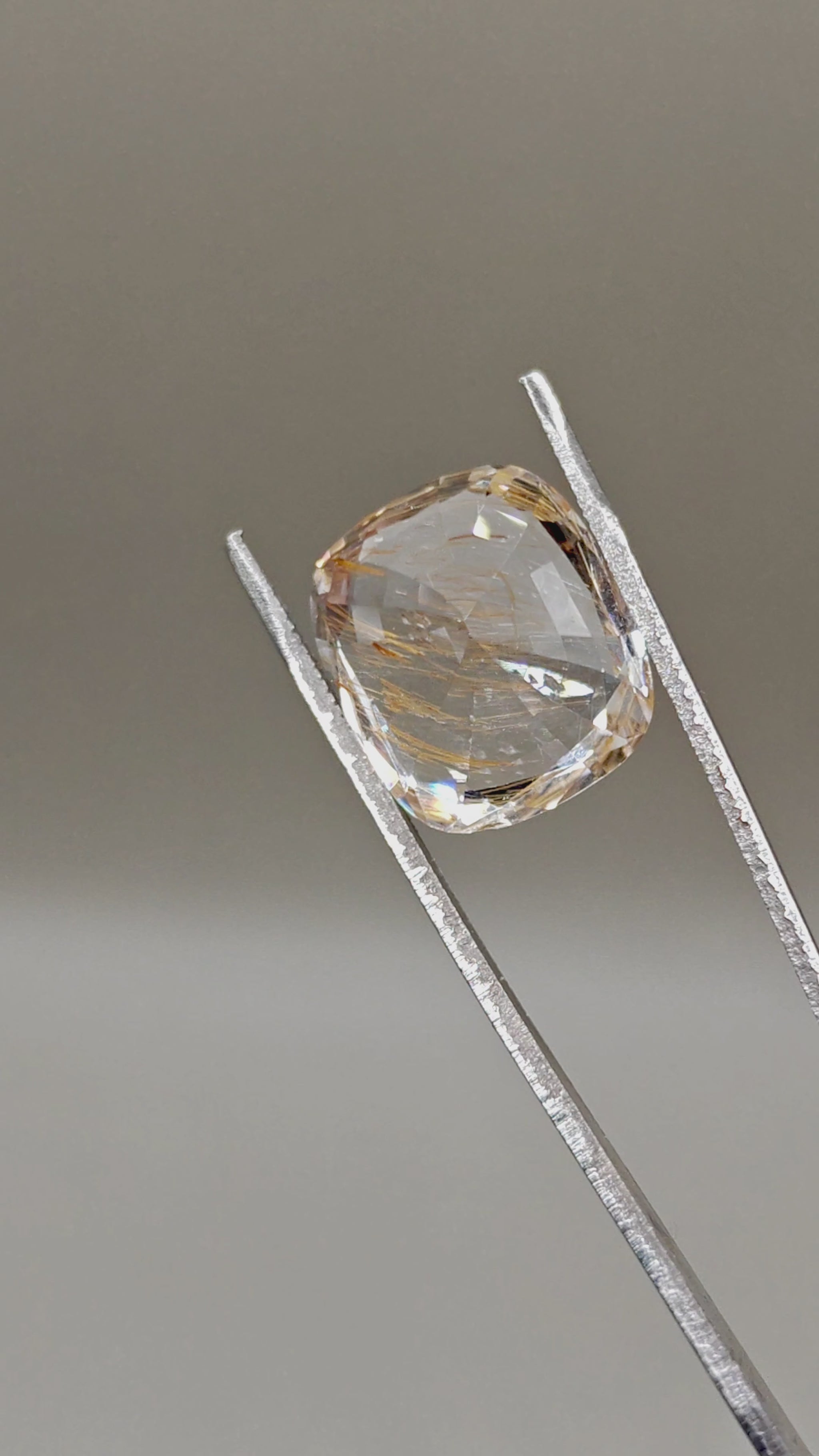 Natural Topaz 26.00 ct Cushion – video 2