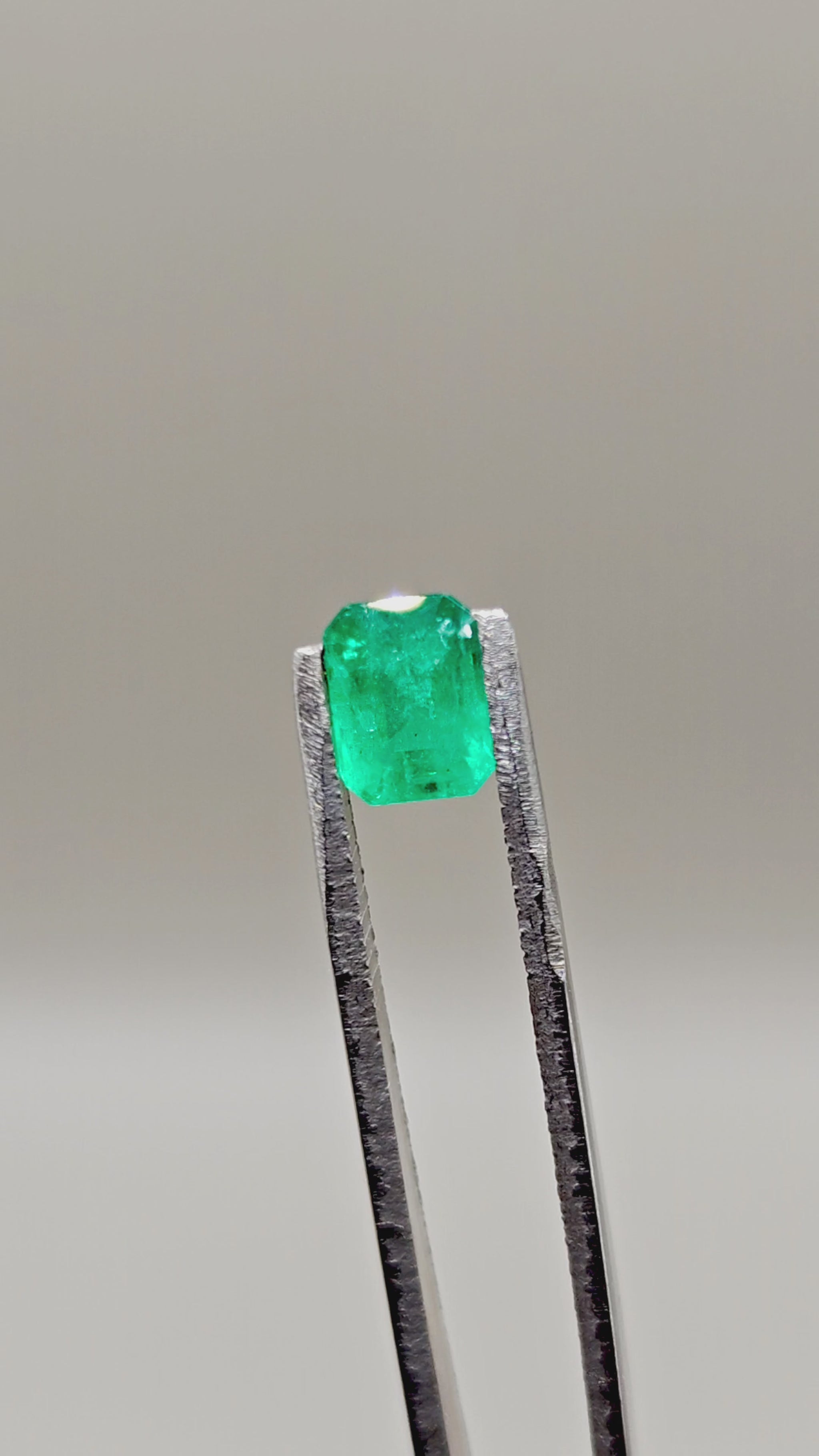 Natural Emerald 1.33 ct Octagonal – video