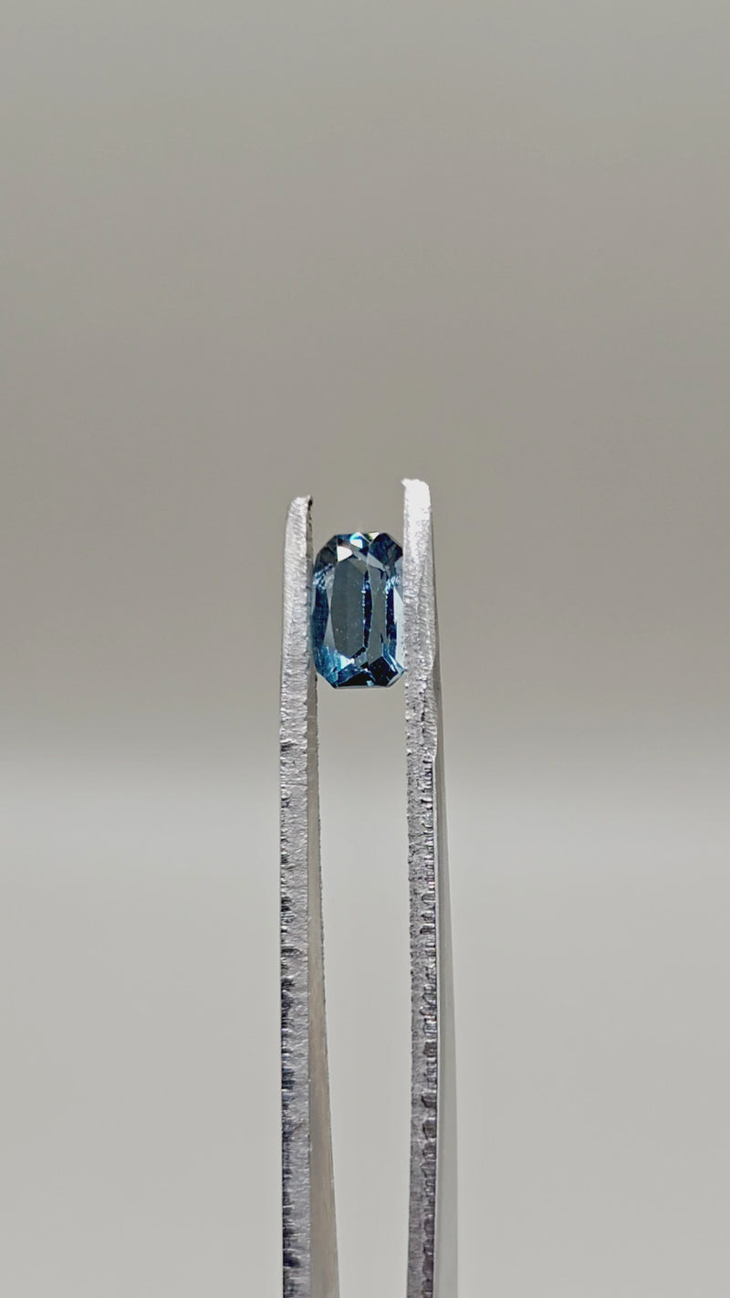 Natural Spinel 1.35 ct Octagonal – video