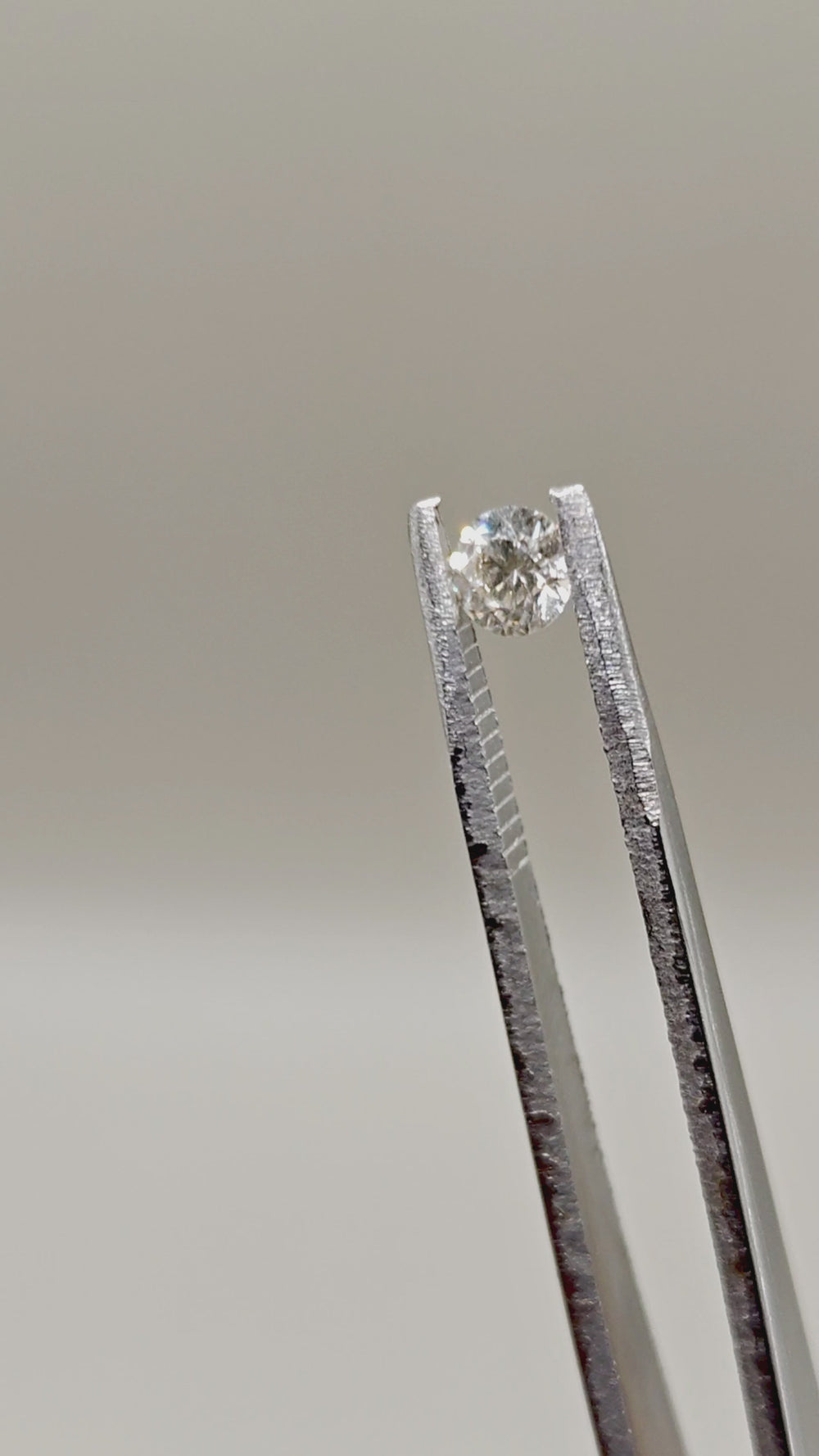 Natural Diamond 0.37 ct Round Brilliant – video
