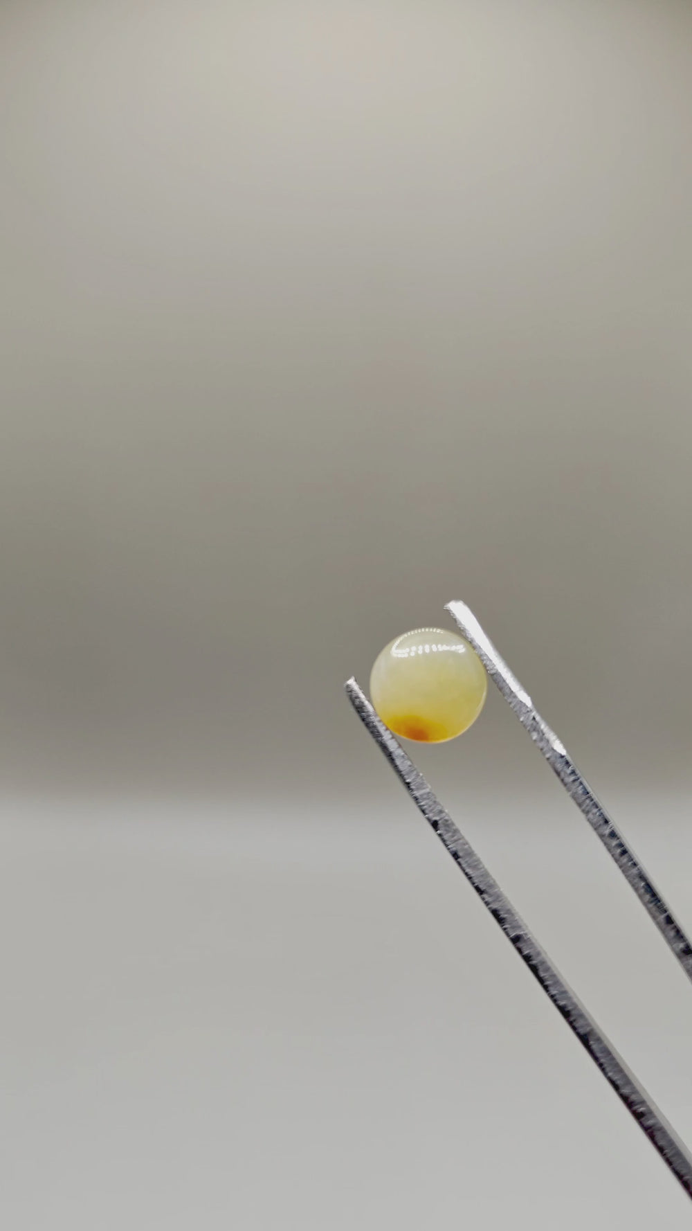Natural Burmese Jadeite Type A 2.01 ct Round – video