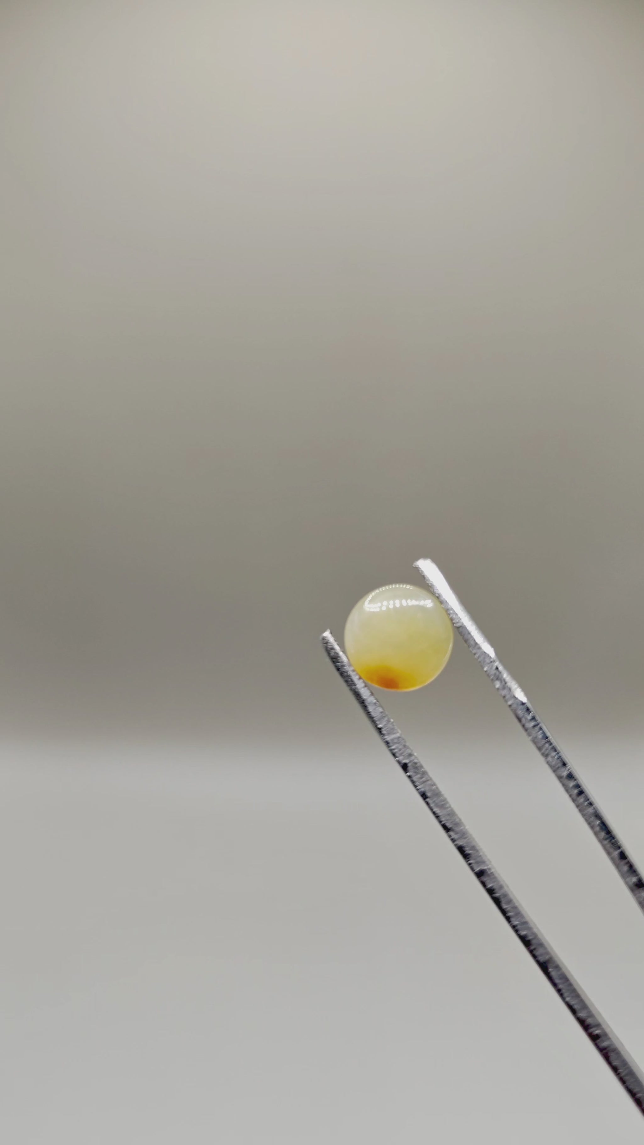 Natural Burmese Jadeite Type A 2.01 ct Round – video