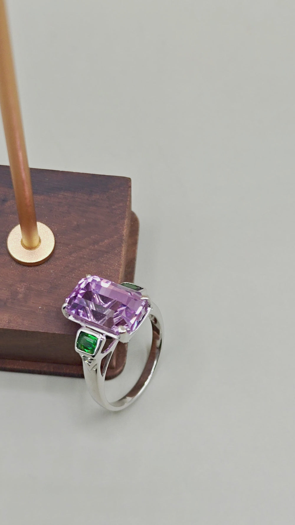 Elyra Kunzite Ring – video 2